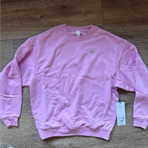 SOLD OUT ONLINE candy heart pink Alo yoga accolade crew neck
